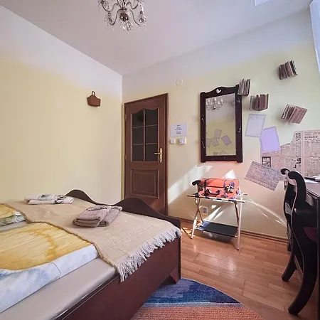 Apart-hotel Poet's Theme Room, Free Parking