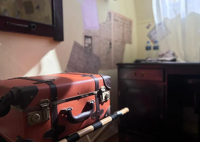 Poet's Theme Room, Free Parking Апарт-отель