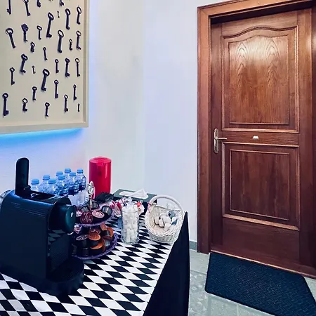 Poet's Theme Room, Free Parking 3*