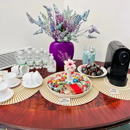 Poet's Theme Room, Free Parking Aparthotel 3*