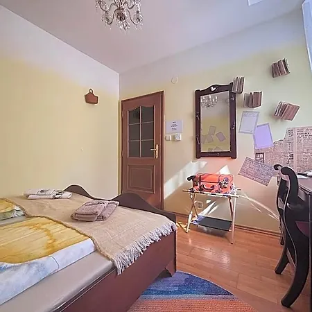 Poet's Theme Room, Free Parking Karlovy Vary