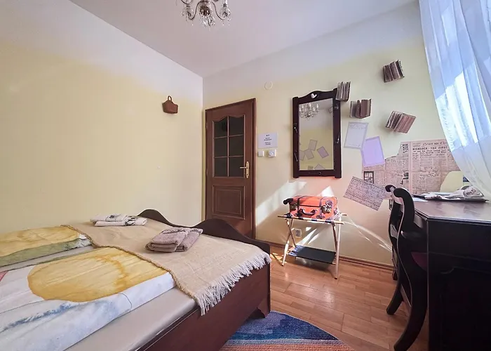 Aparthotel Poet's Theme Room, Free Parking